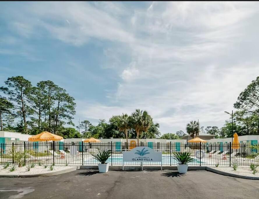 Gulf Shores Getaway Steps Away From The Pool! Exteriör bild