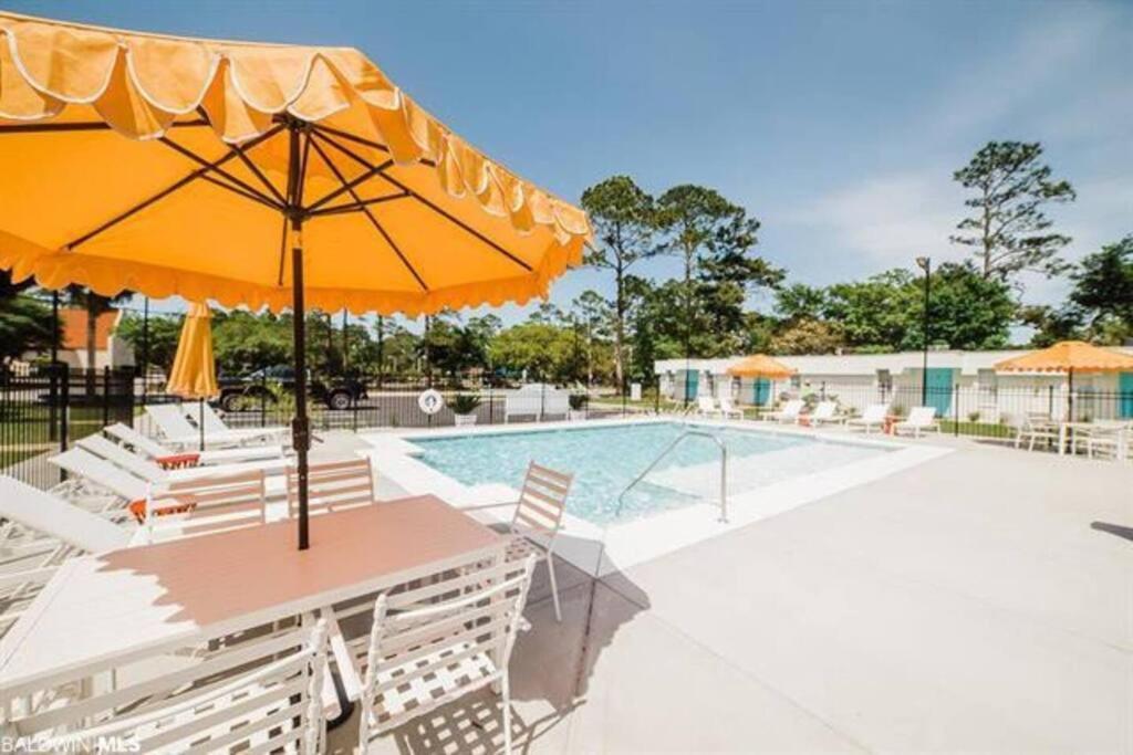 Gulf Shores Getaway Steps Away From The Pool! Exteriör bild
